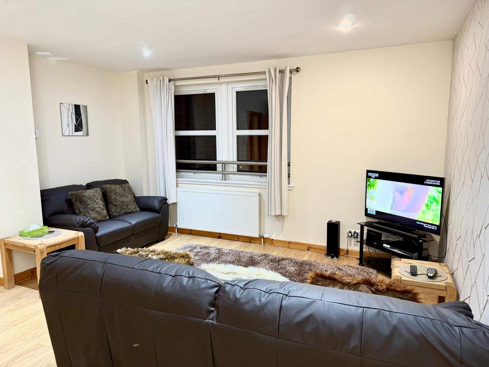 Azim And Suzi'S City Centre Apartment Inverness Exterior photo