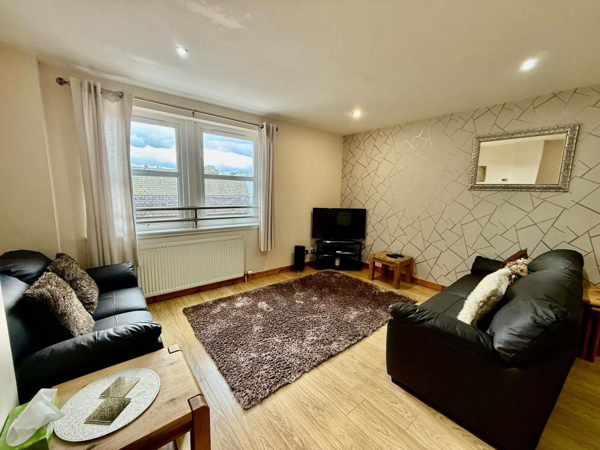 Azim And Suzi'S City Centre Apartment Inverness Exterior photo